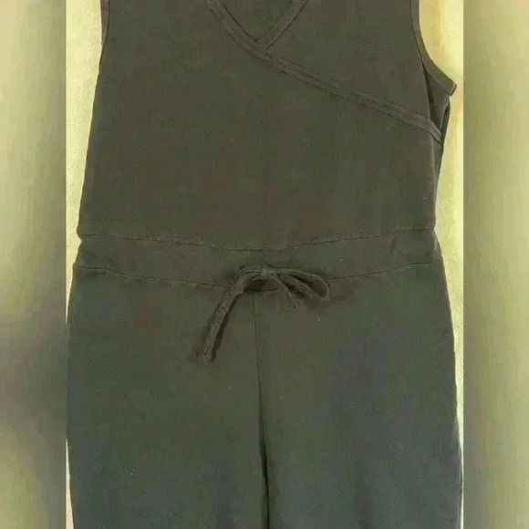 Athleta Sleeveless Black Jumpsuit Womens size Small - Picture 4 of 8